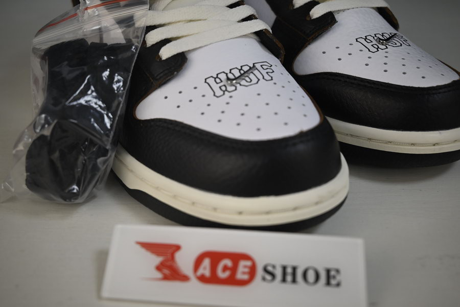 HUF x Nike SB Dunk Low “San Francisco” FD8775-001