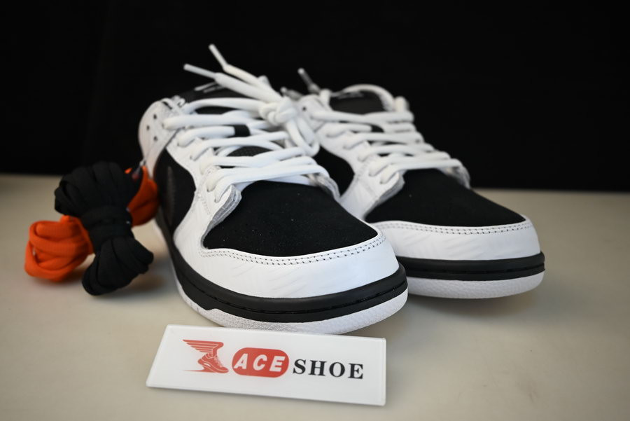 TIGHTBOOTH Nike SB Dunk Low FD2629-100 FD2629-100