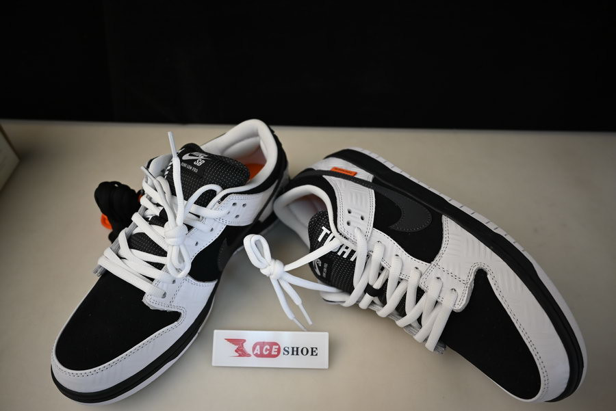 TIGHTBOOTH Nike SB Dunk Low FD2629-100 FD2629-100