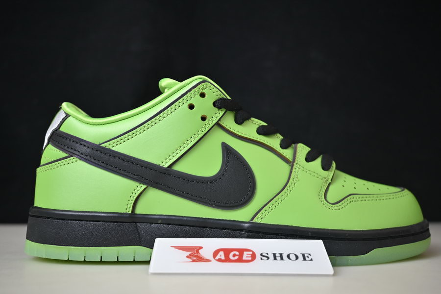 The Powerpuff Girls x Dunk Low Pro SB QS