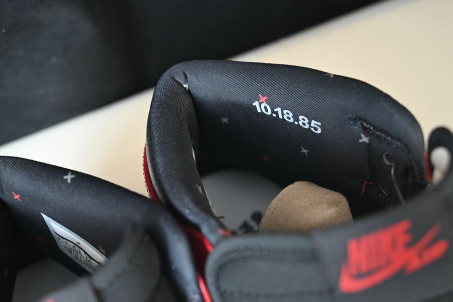 AIR JORDAN 1 RETRO HIGH BAN “BANNED” 432001-001