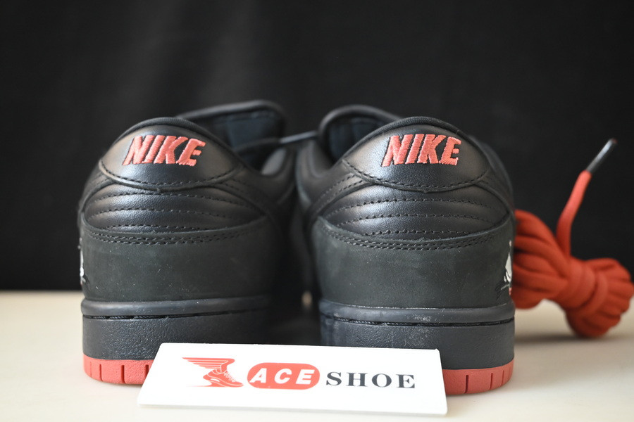 NIKE SB DUNK LOW BLACK PIGEON 883232-008
