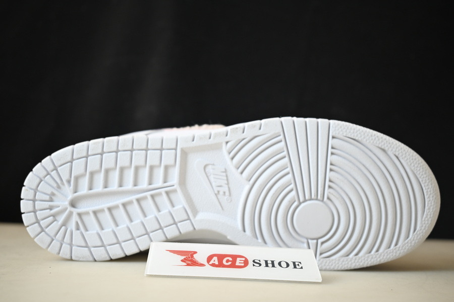 Nike SB Dunk Low Parra CN4504-100