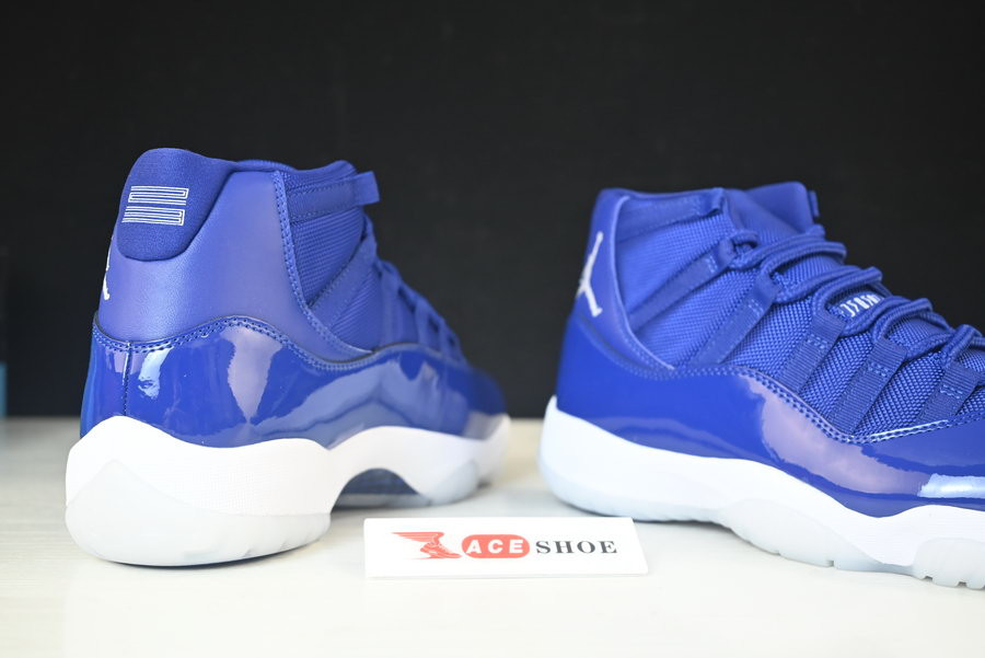 AIR JORDAN 11 RETRO