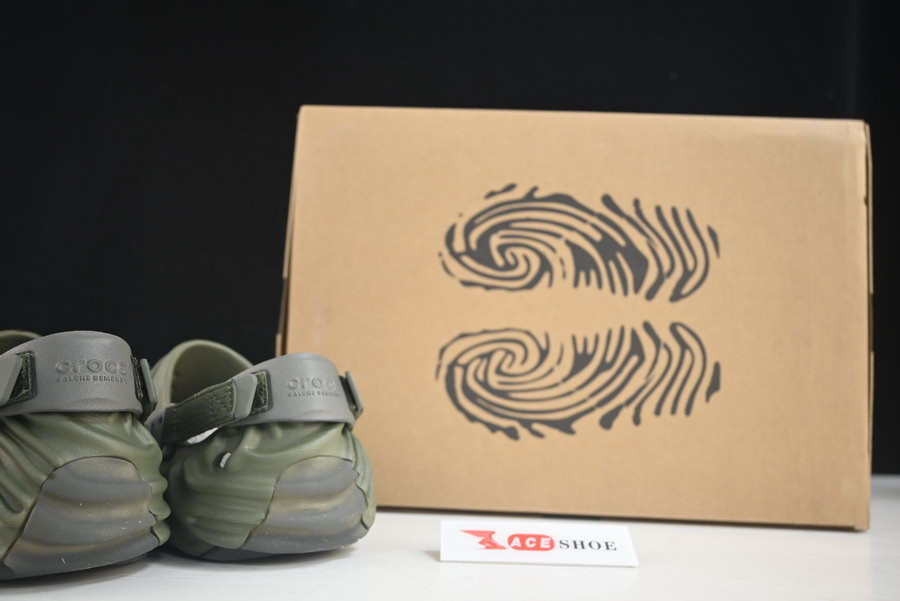 CROCS POLLEX CLOG BY SALEHE BEMBURY CUCUMBER 207393-309