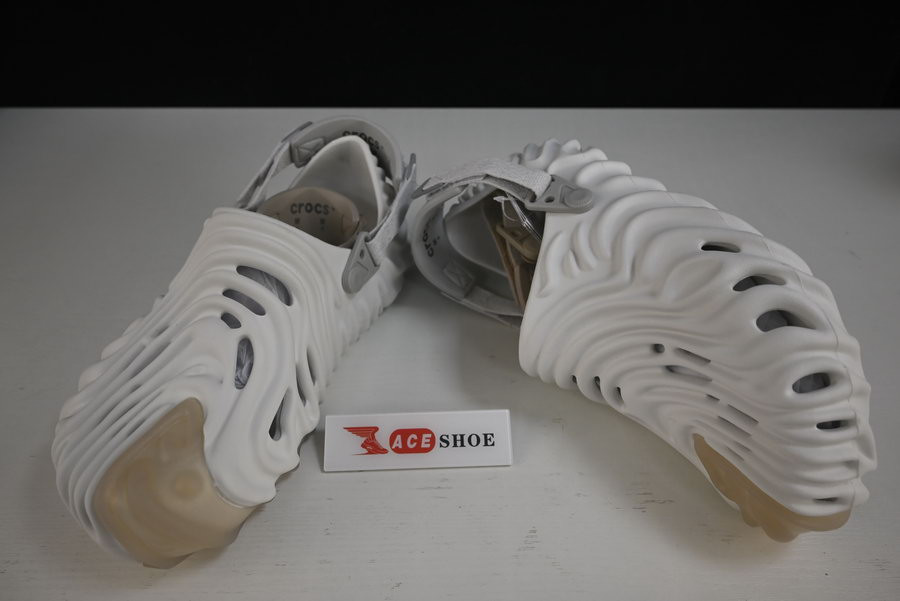 CROCS POLLEX CLOG BY SALEHE BEMBURY STRATUS 207393-1CN