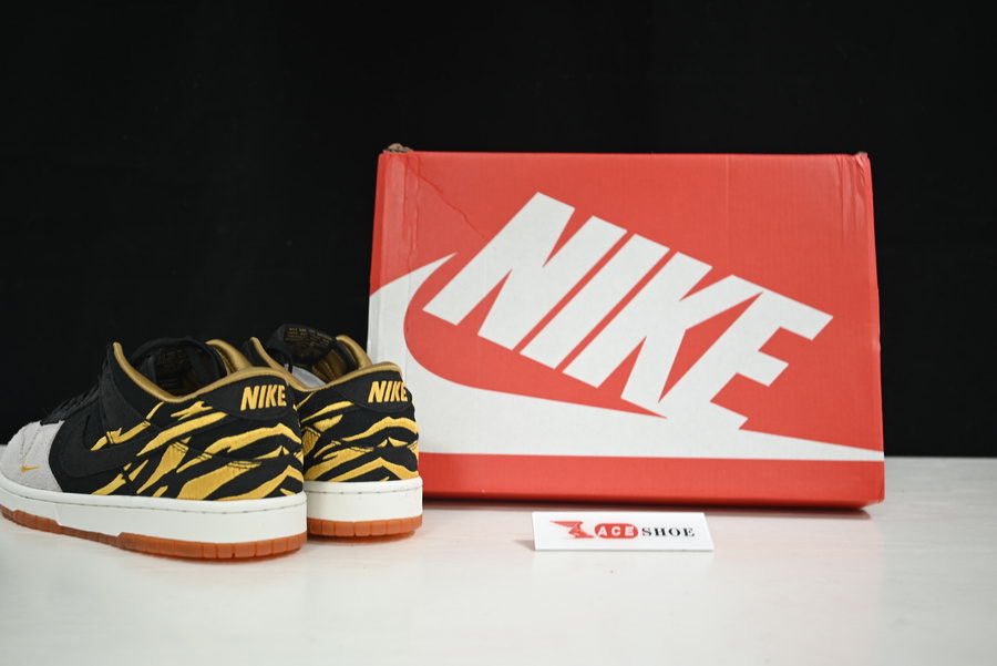 NIKE DUNK LOW “YEAR OF THE TIGER” DQ5351-001