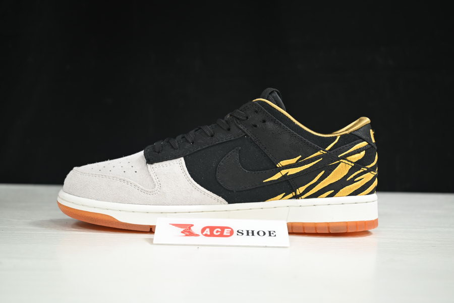 NIKE DUNK LOW “YEAR OF THE TIGER” DQ5351-001