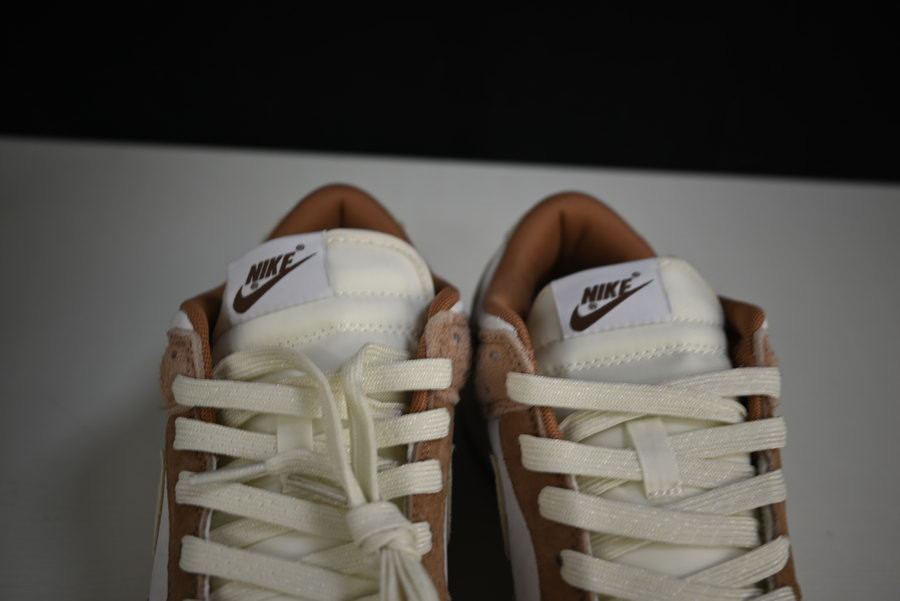 NIKE SB DUNK LOW PRM “MEDIUM CURRY” DD1390-100