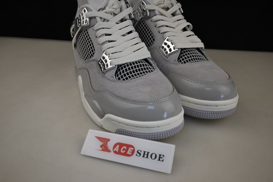 Air Jordan 4 Womens Frozen Moments AQ9129-001