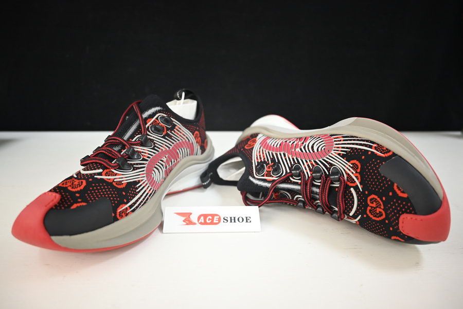 G*u*i sneaker