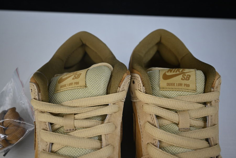 NIKE SB DUNK LOW