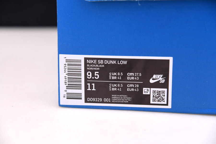 UNDEFEATED X NIKE DUNK LOW