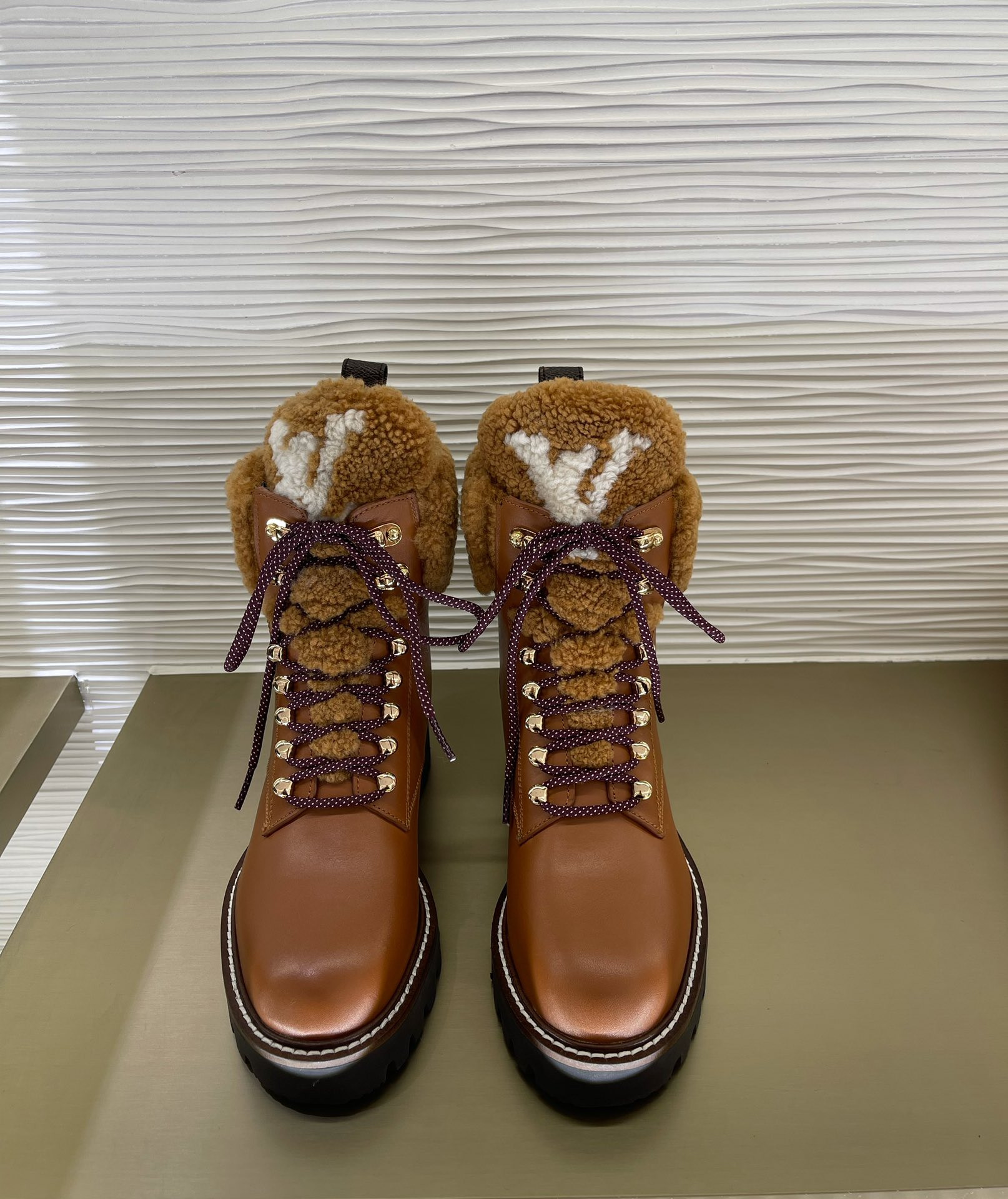LVT BOOTS
