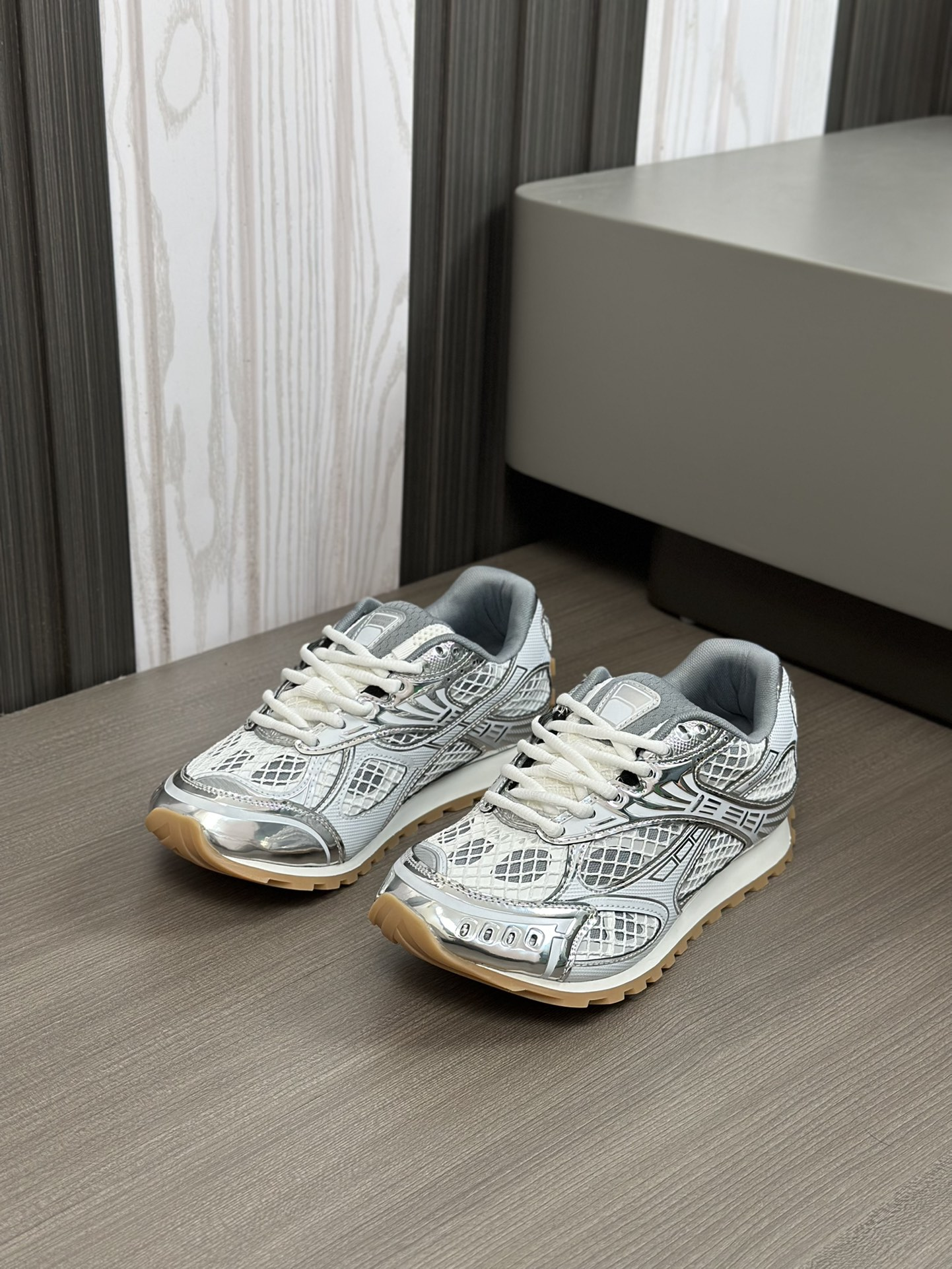 bo*te*ga Ve*ne*ta orbit sneaker