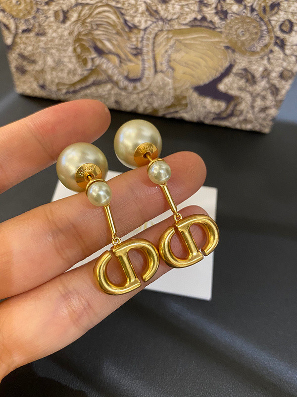 D10r earring