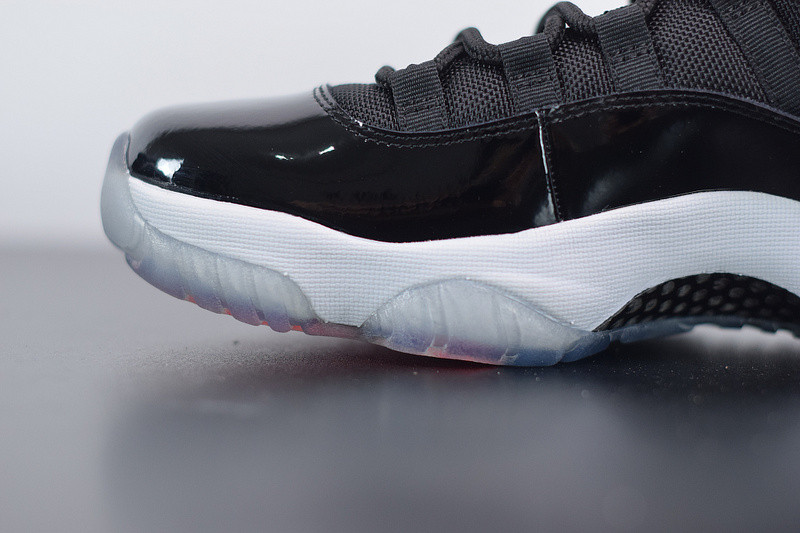 AIR JORDAN 11 RETRO LOW  