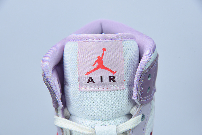 AIR JORDAN 1 MID VALENTINE