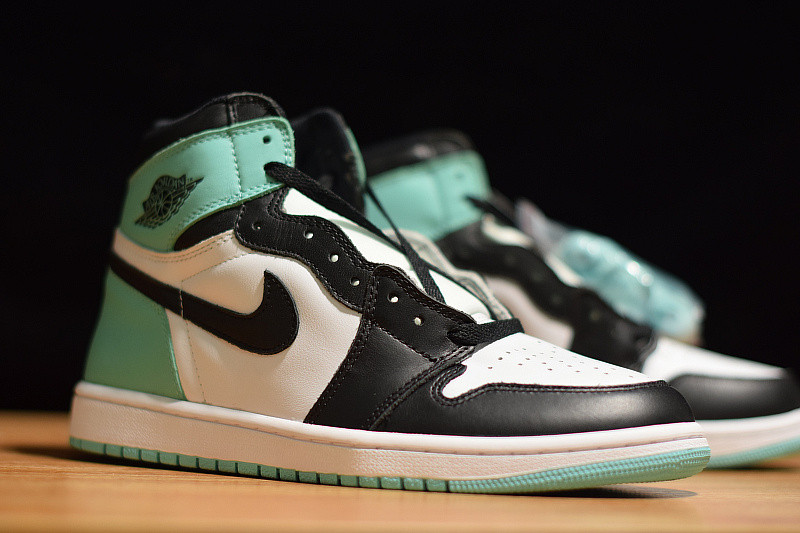 AIR JORDAN 1 RETRO HIGH OG NRG "IGLOO" 8614285-100