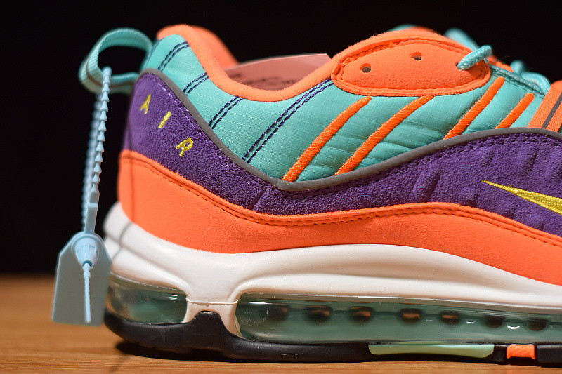 NIKE AIR MAX 98 QS 