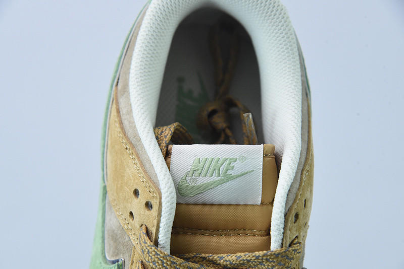 Otomo Katsuhiro x Nike SB Dunk Low Steamboy OST Brown ST1391-202