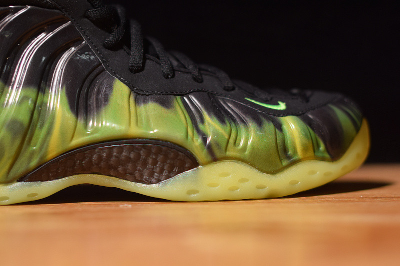NIKE AIR FOAMPOSITE  ONE PARANORMAN "PARANORMAN" 579771-003