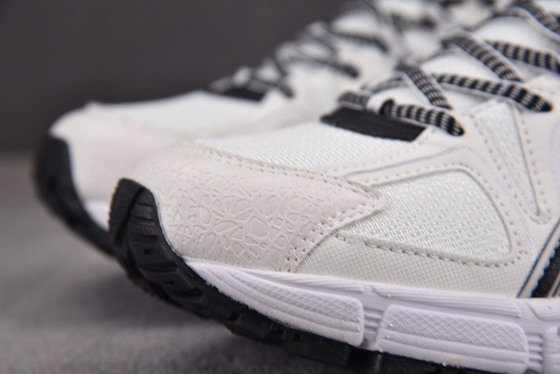 ASICS Gel‑kahana 8 White/Black 1011B133‑100