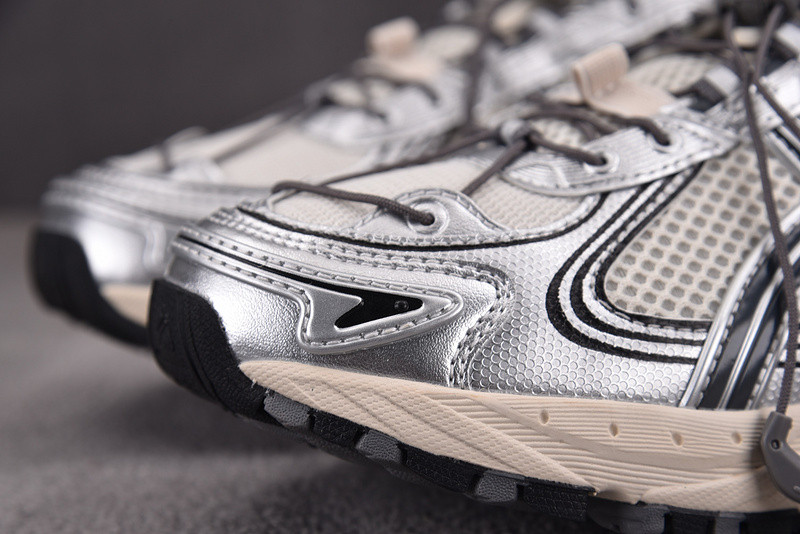 ASICS Gel-Kahana TR V4