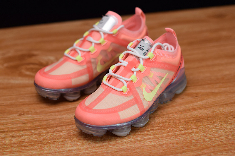 AIR VAPORMAX 2019 ARRIVES IN “PINK TINT” AR6632-602