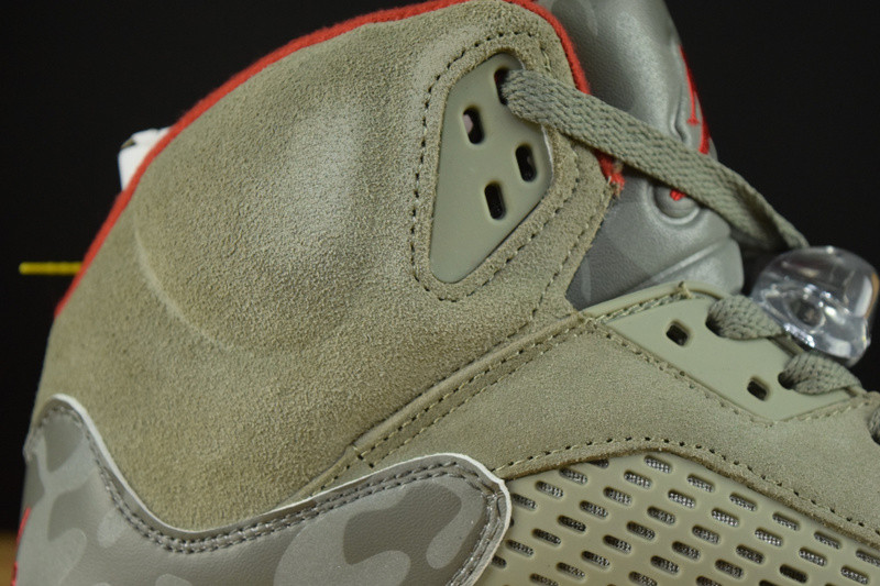 AIR JORDAN 5 RETRO 136027-051