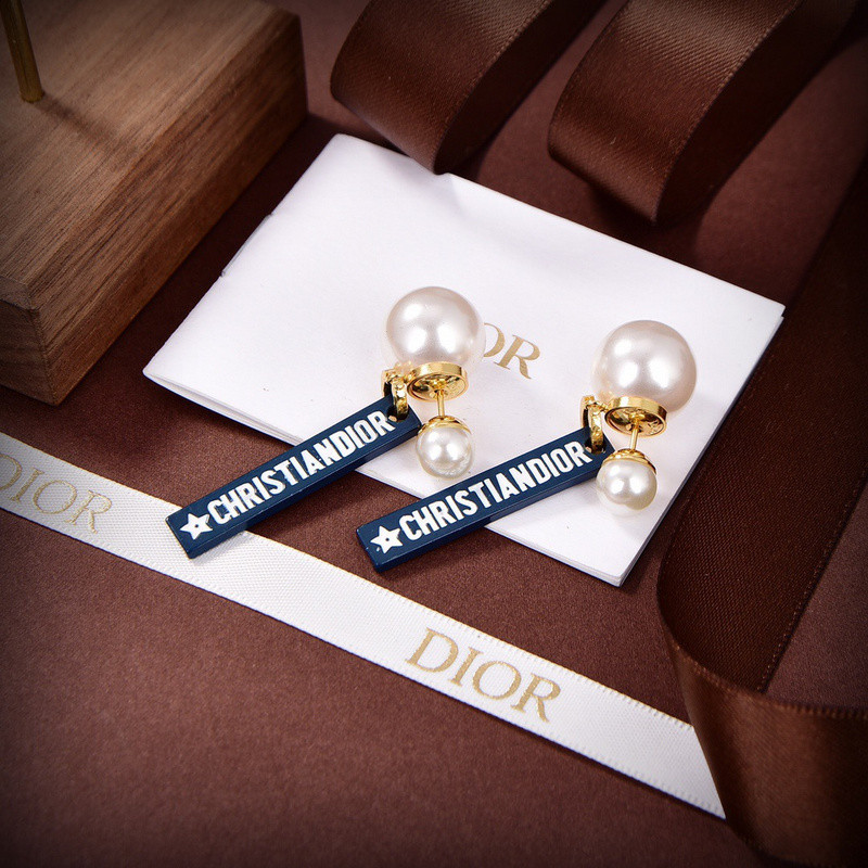 D10r earring