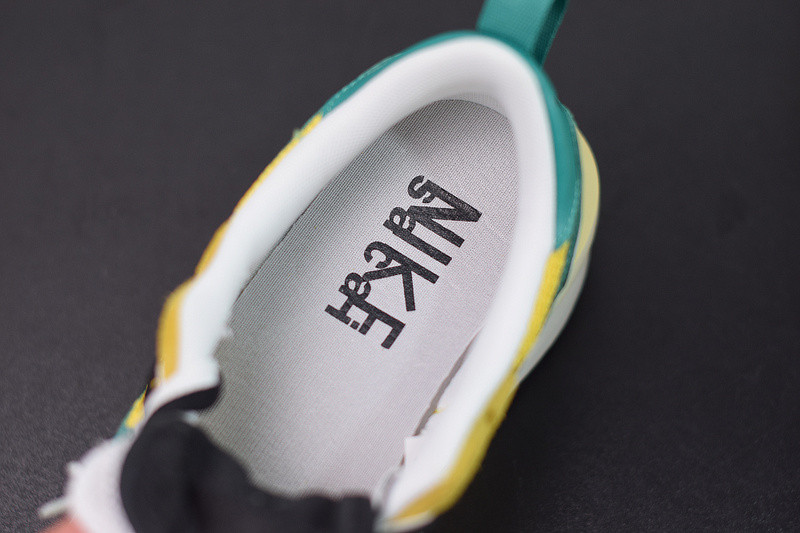 NIKE SACAI NIKE PEGASUS VAPORFLY SP BV0073-103