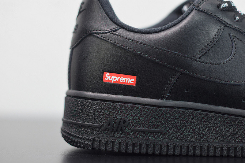 NIKE Supreme NIKE AIR FORCE 1 LOW BLACK CU9225-001