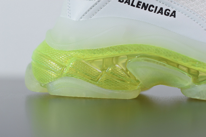 BC TRIPLE S TRAINER 544351 W09OA 0828