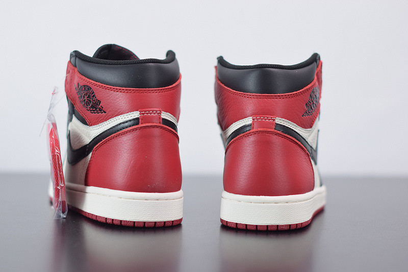 AIR JORDAN 1 RETRO HIGH OG "BRED TOE" 555088-610