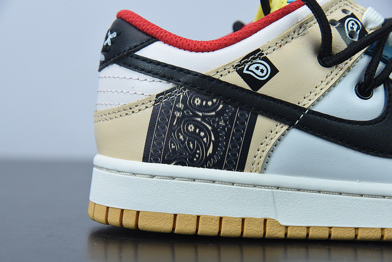 NIKE DUNK LOW SE "FREE .99“