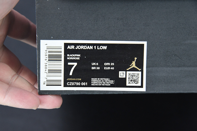 AIR JORDAN 1 LOW OG “BLEACHED CORAL” CZ0790-061