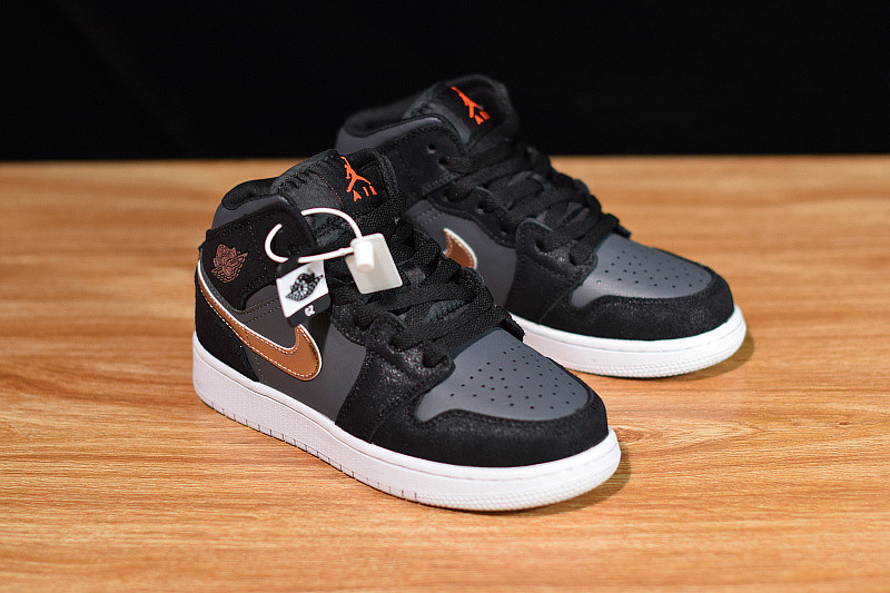 AIR JORDAN 1 RETRO HIGH GS 705300-006