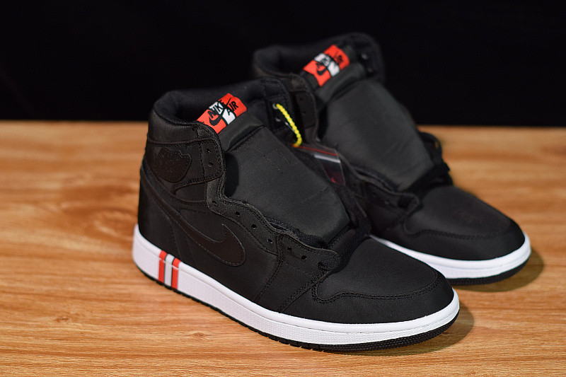 AIR JORDAN 1 RETRO HIGH PARIS SAINT GERMAIN AR3254-001