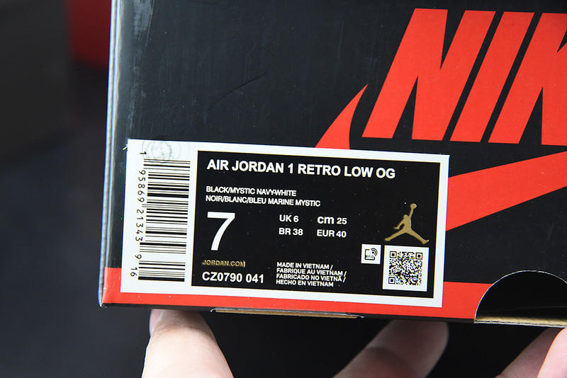 Air Jordan 1 Low OG “Mystic Navy” CZ0790-041