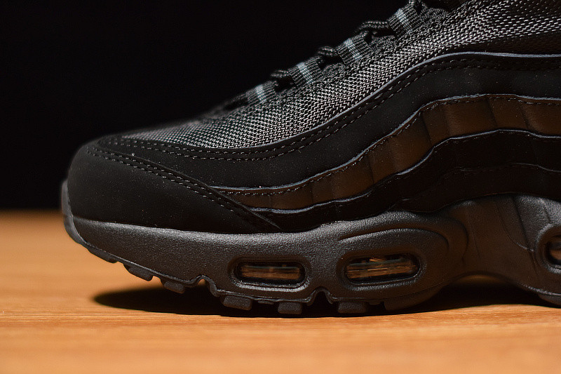 NIKE AIR MAX 95 TRIPLE BLACK 609048-092