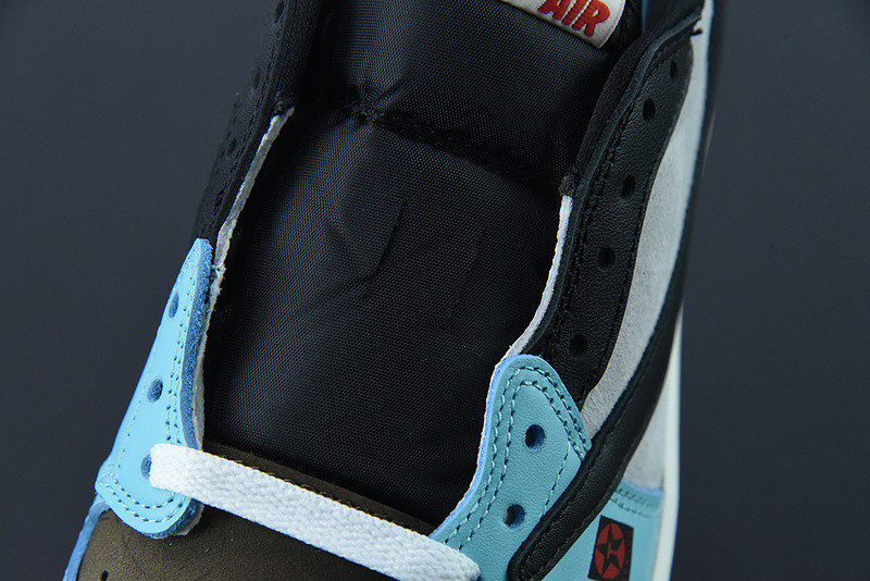 Travis Scott x AIR Jordan 1 low DM7866-009