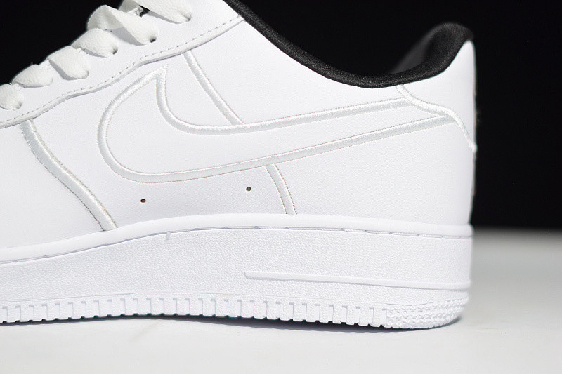 NIKE AIR FORCE 1 07 SE LX