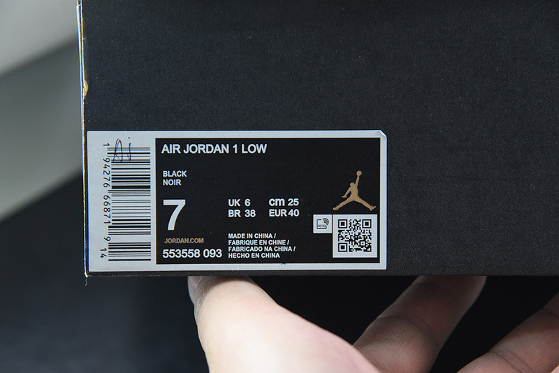 Air Jordan 1 Low Triple Black (2022) 553558-093