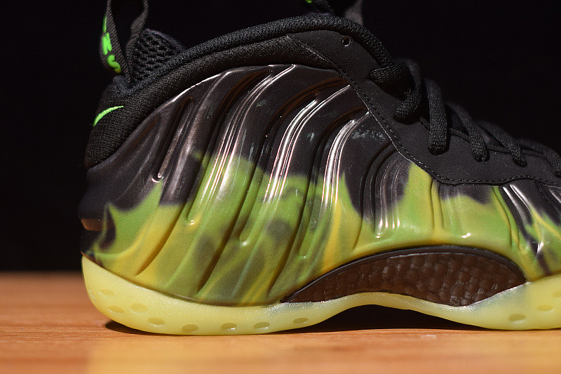 NIKE AIR FOAMPOSITE  ONE PARANORMAN "PARANORMAN" 579771-003