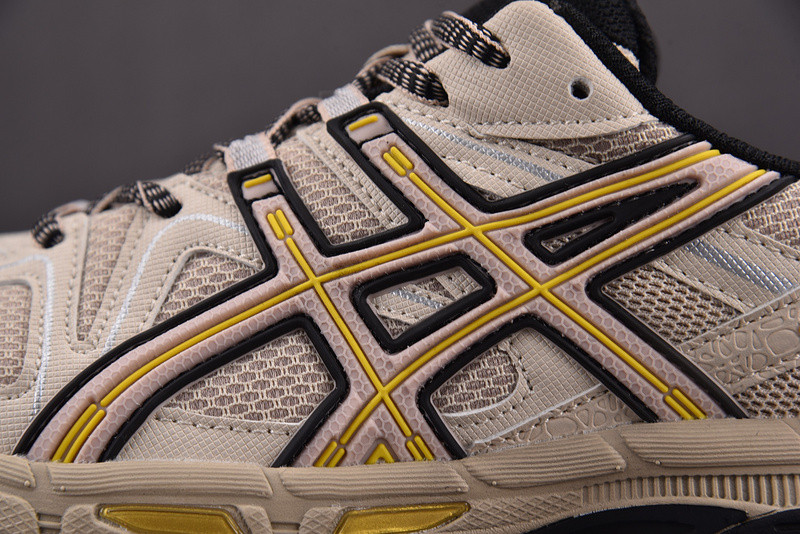 ASICS Gel‑Kahana 8 Low‑Top Brown 1012A978‑201