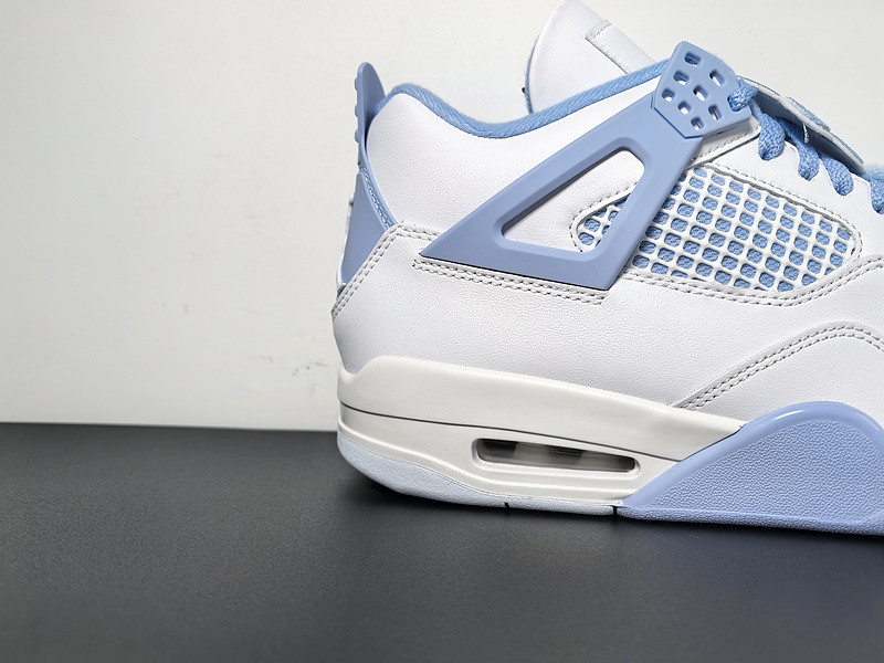 Air Jordan 4 WMNS "Aluminum" HV0823-100