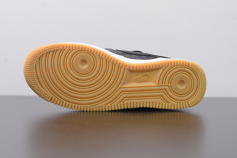 FRAGMENT CLOT NIKE AIR FORCE 1 PREMIUM RELEASE CZ3986-001