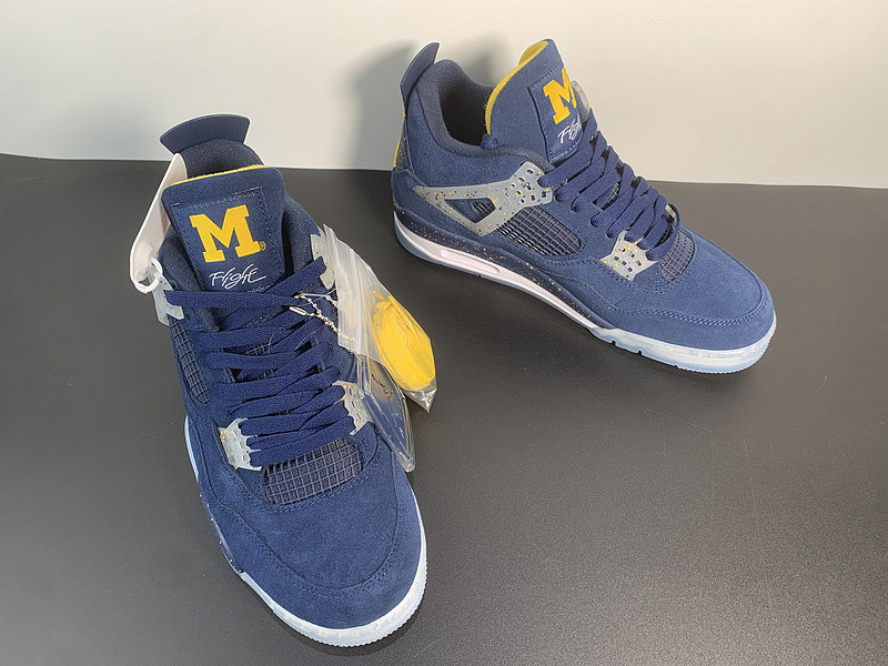 AIR JORDAN 4 RETRO 