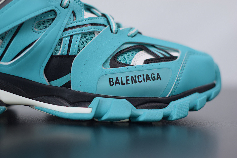 BC TRACK SNEAKER